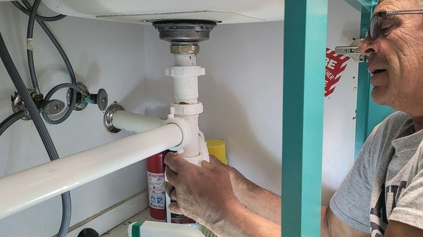 Comment réparer une fuite d'eau en toute simplicité ?